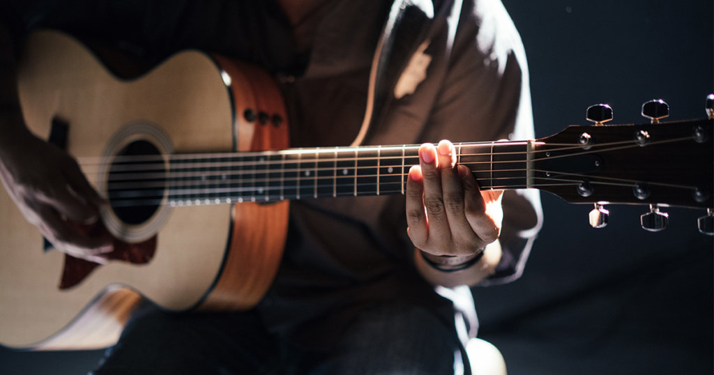 Playing Live with your Acoustic Guitar: The Tools You'll Need - Swee Lee  Blog