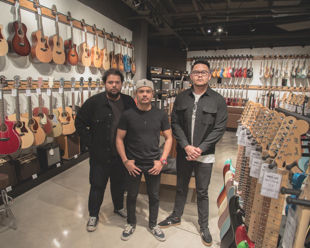 Music Band at Swee Lee Malaysia Music Store in Lot 10 Kuala Lumpur