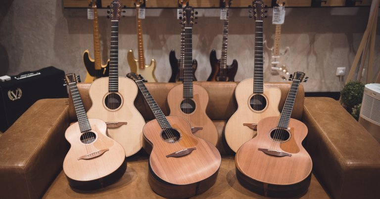 Buyer's Guide: The Best Acoustic Guitars For Beginners - Swee Lee Blog