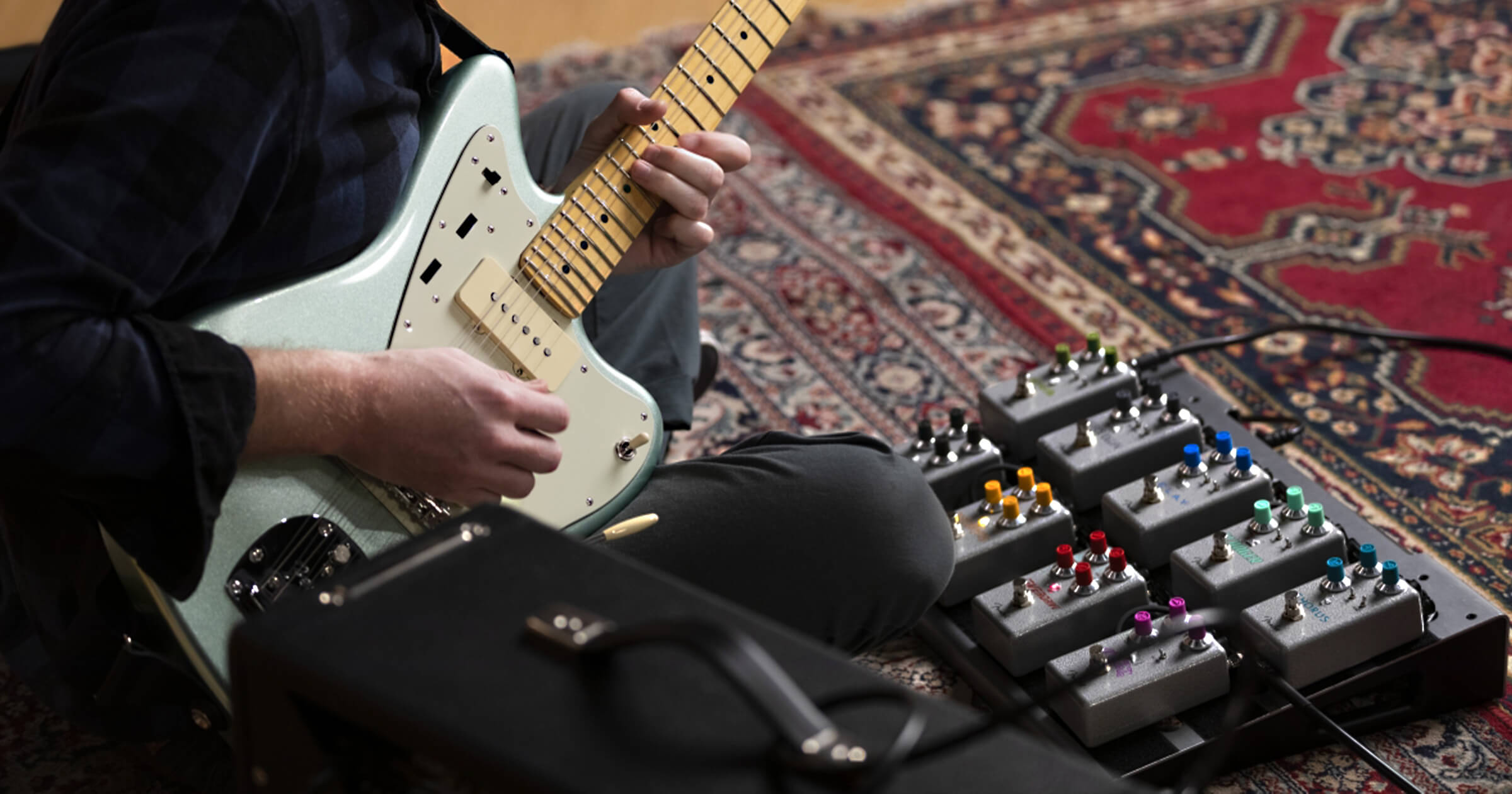 How to Build A Pedalboard: Beginner's Guide for Guitarists
