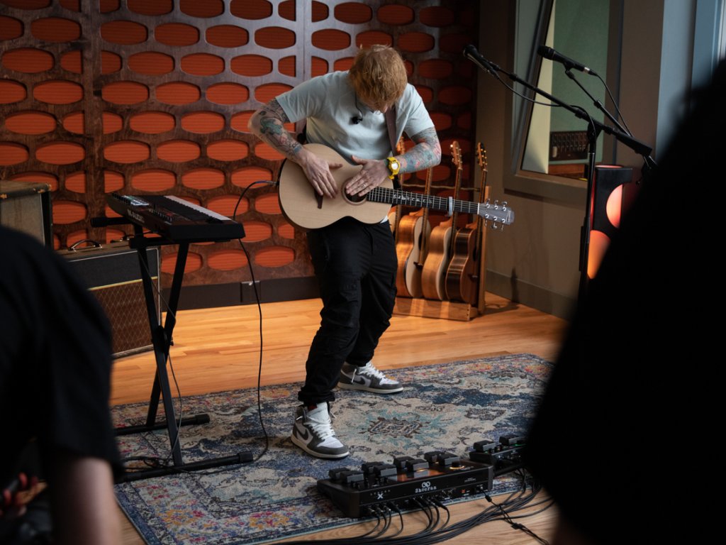 Ed Sheeran with the Sheeran Looper +